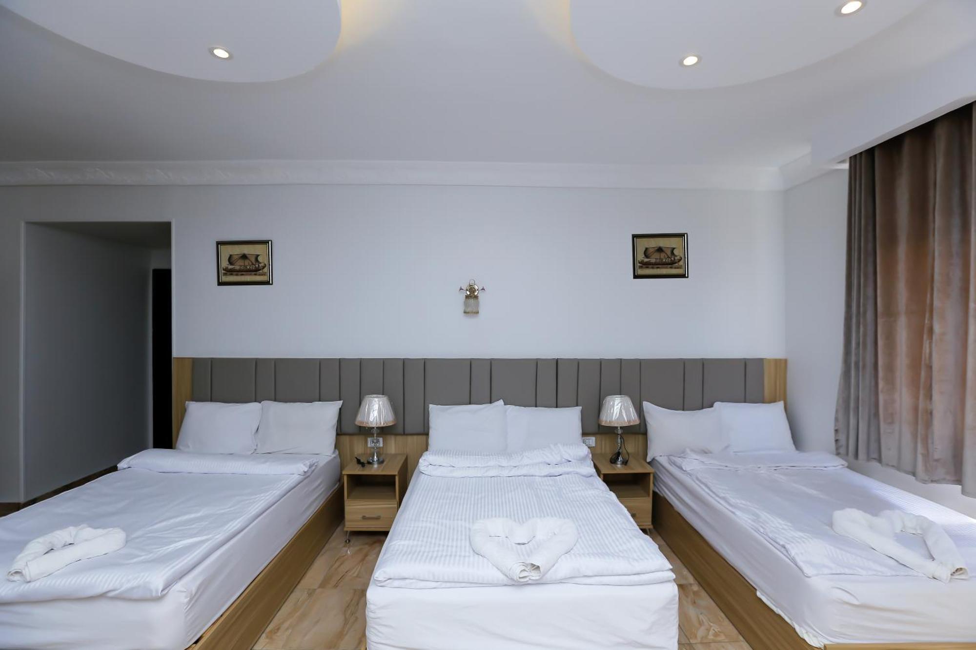 Pyramids Express View Hotel Kafret el-Gabal Exterior foto